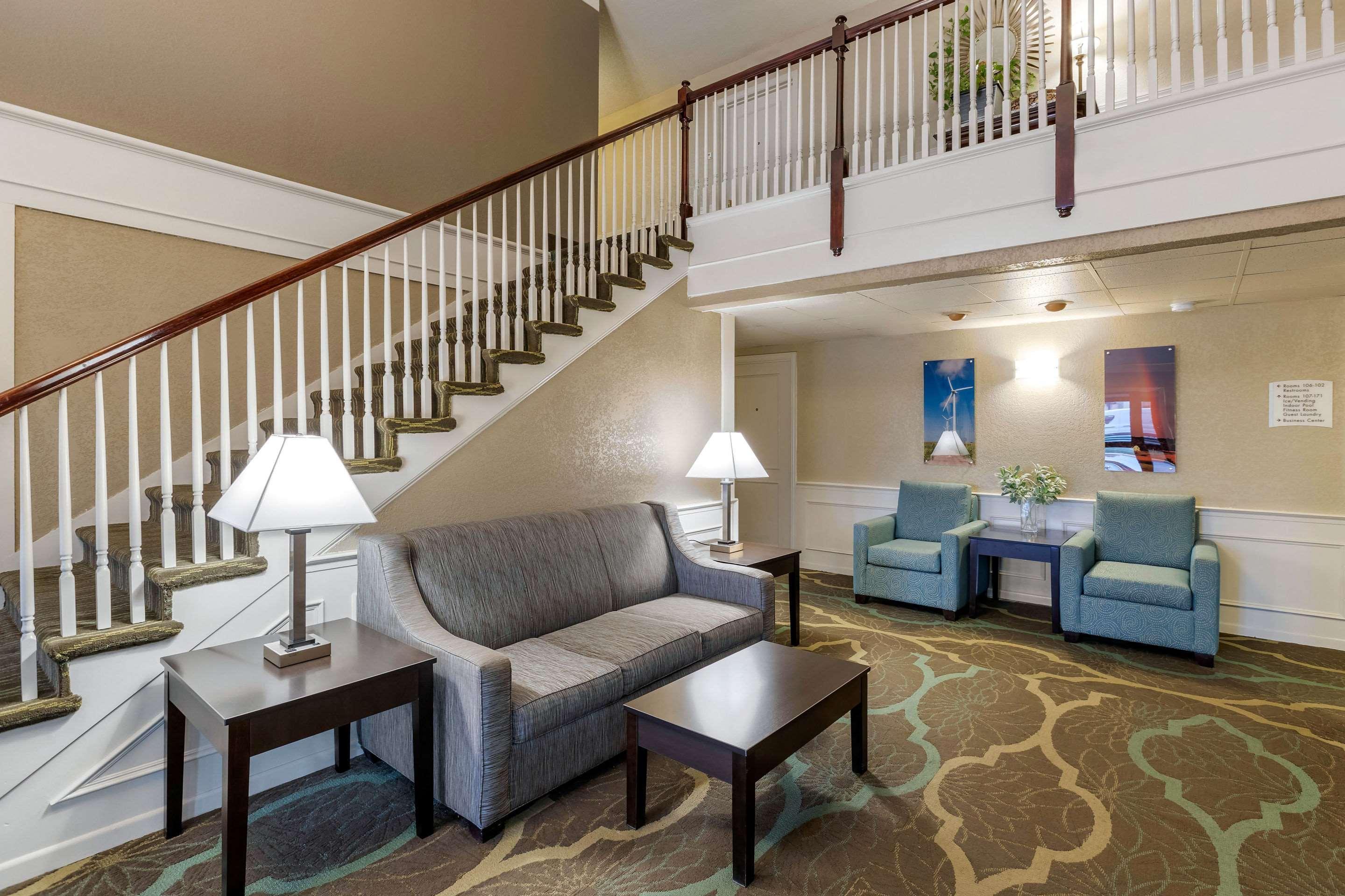 Quality Inn & Suites Des Moines - Merle Hay Road Urbandale Eksteriør billede